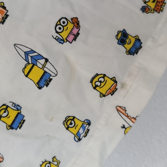UT Despicable Me tshirt mens small minions - Picture 5 of 9